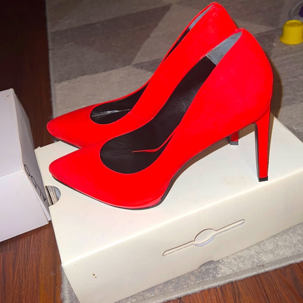 Red pumps!